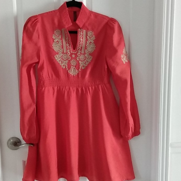 Dress - Picture 1 of 6